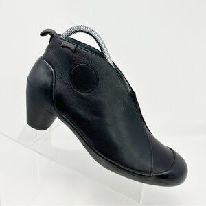 Camper Black Leather Pull On Heeled Ankle Boots Size 39 (US 8.5) **NO INSOLES**